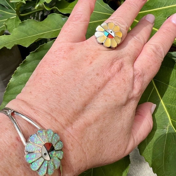 Vintage Zuni Multi-Gem Inlay Ring by Burdiah Soseeah, size 6.5 - Picture 2 of 5